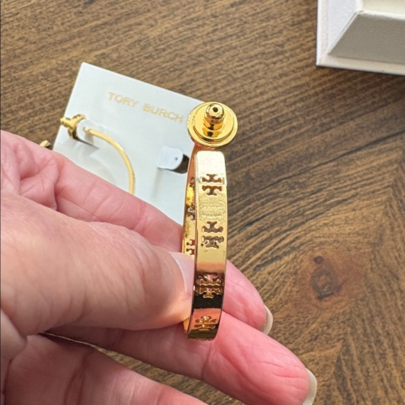 Tory Burch Gold Plated Earrings NWT - Picture 4 of 5
